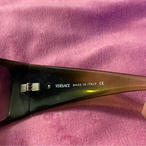 ❌ SOLD ❌ Authentic Versace Sunglasses - Picture 8 of 9